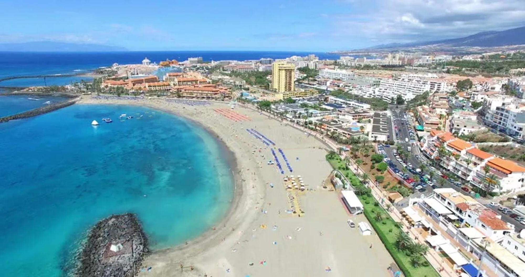 Few Steps From The Beach Hostel In Los Cristianos 阿罗纳 外观 照片